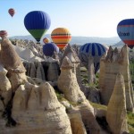 The-Unique-Moon-Like-Landscape-in-Cappadocia-Balloons
